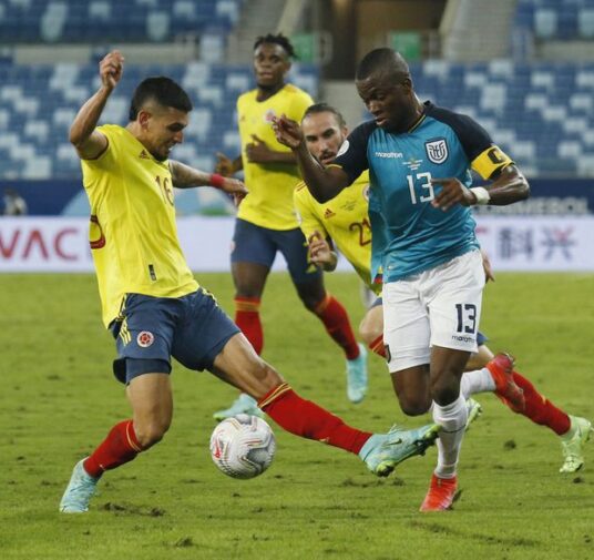 Ecuador llama a 28 futbolistas para buscar clasificación al Mundial frente a Brasil y Perú