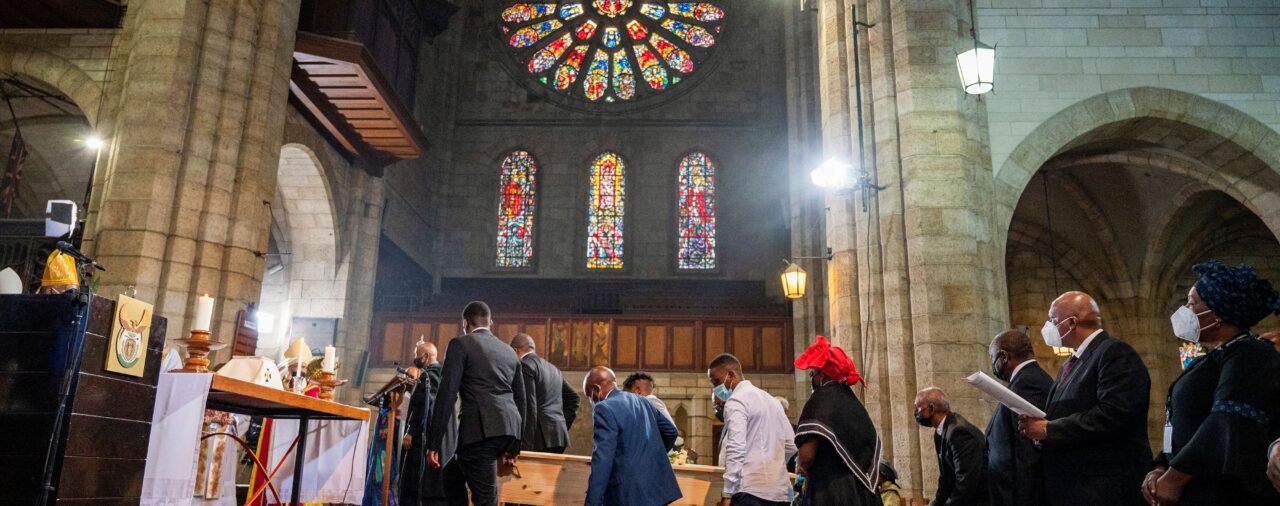 Sudáfrica despidió en un modesto funeral a Desmond Tutu