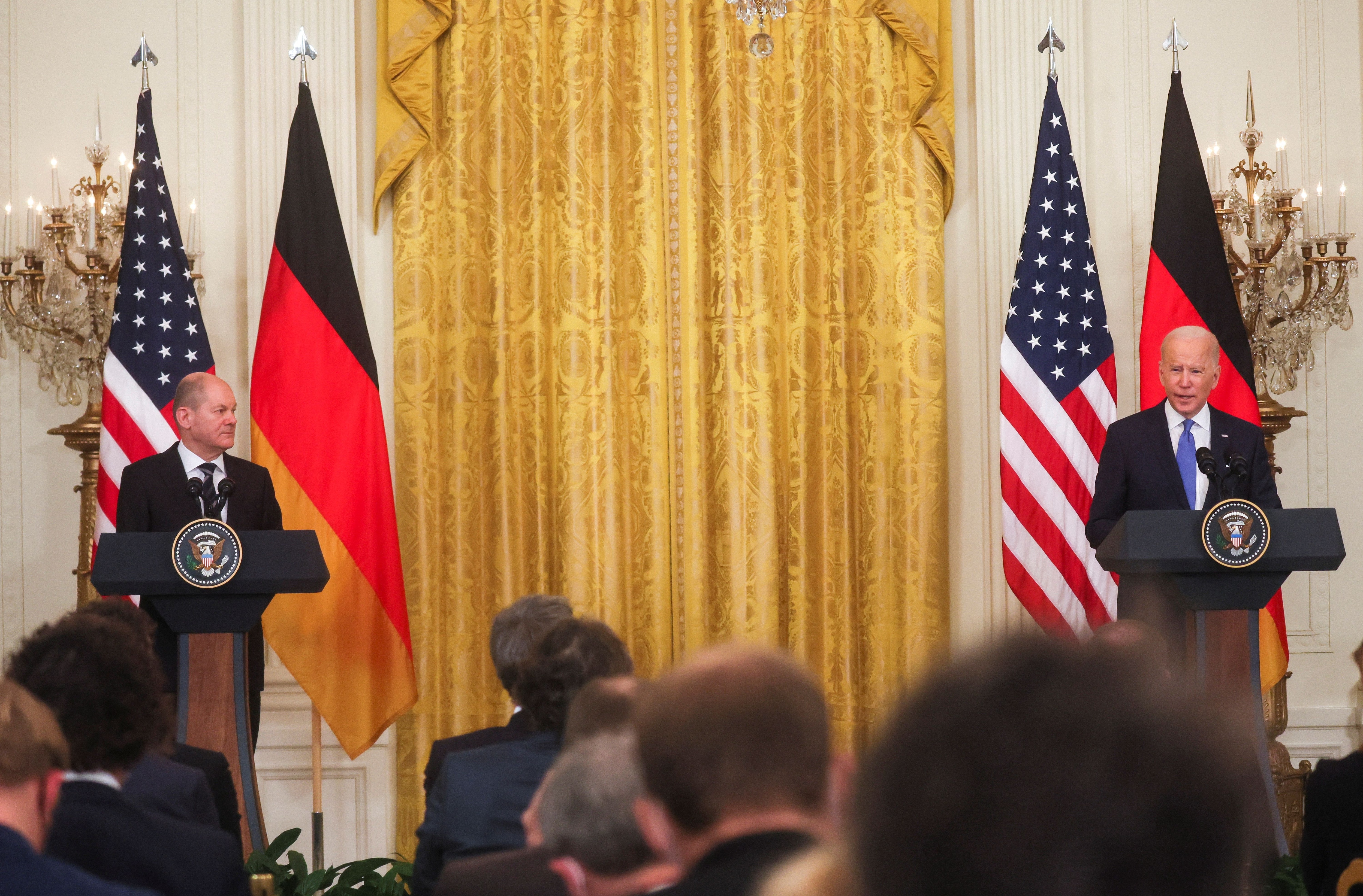 Joe Biden y Olaf Scholz brindaron una rueda de prensa conjunta desde la Casa Blanca (REUTERS/Leah Millis)