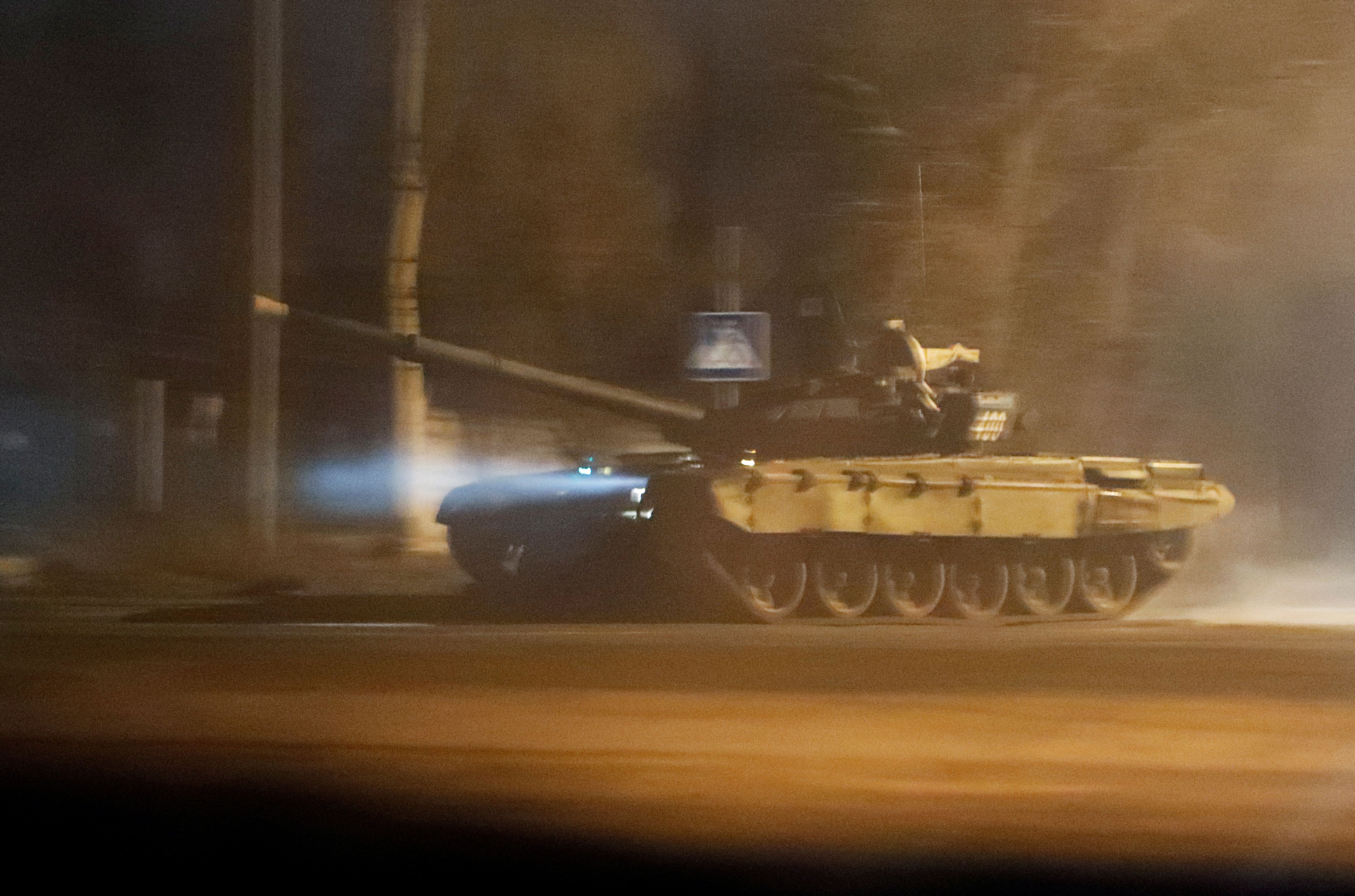 Un tanque ruso en las calles de Donetsk, una de las principales ciudades de los territorios ucranianos ocupados por el Kremlin (REUTERS/Alexander Ermochenko)