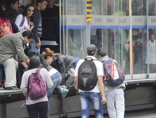 Colados y tráfico de pasajes, los problemas que buscará enfrentar TransMilenio