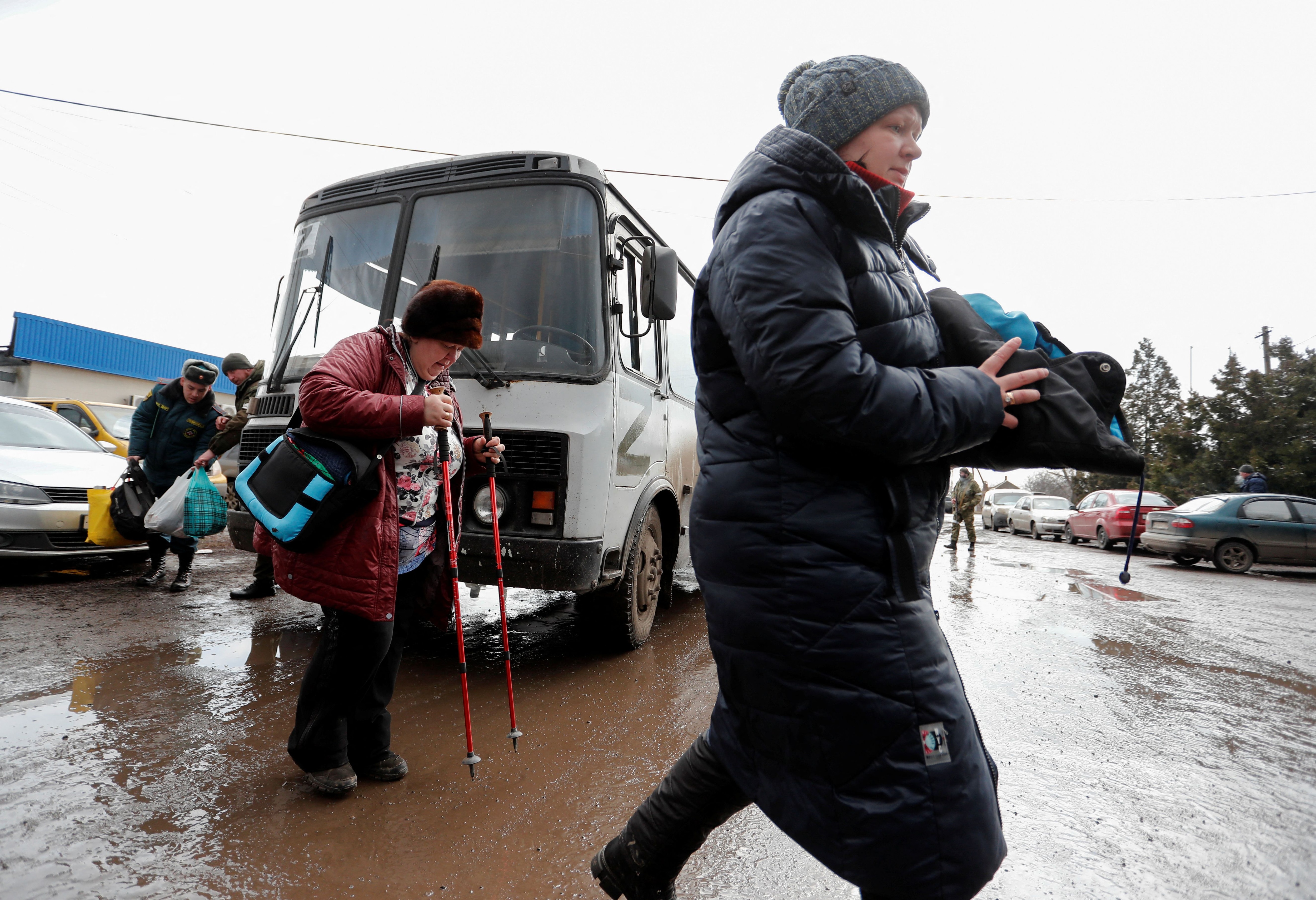 Evacuados de Mariupol arriban a un campo de Bezymennoye (Reuters)