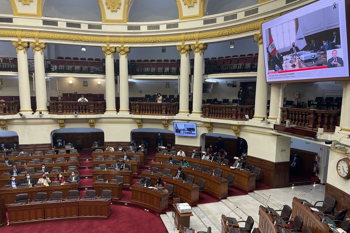 Congreso de la República debate sobre el paro de transportistas.