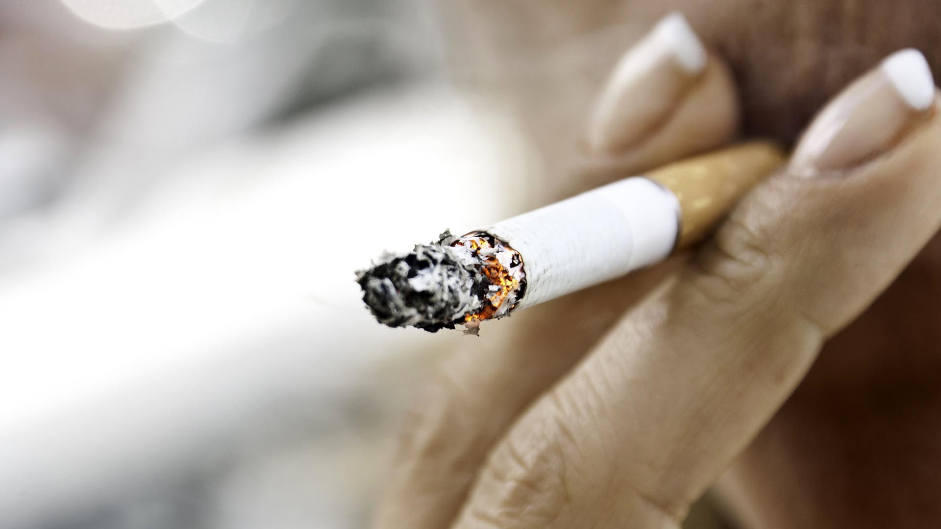 FUMAR CIGARRILLO TABACO