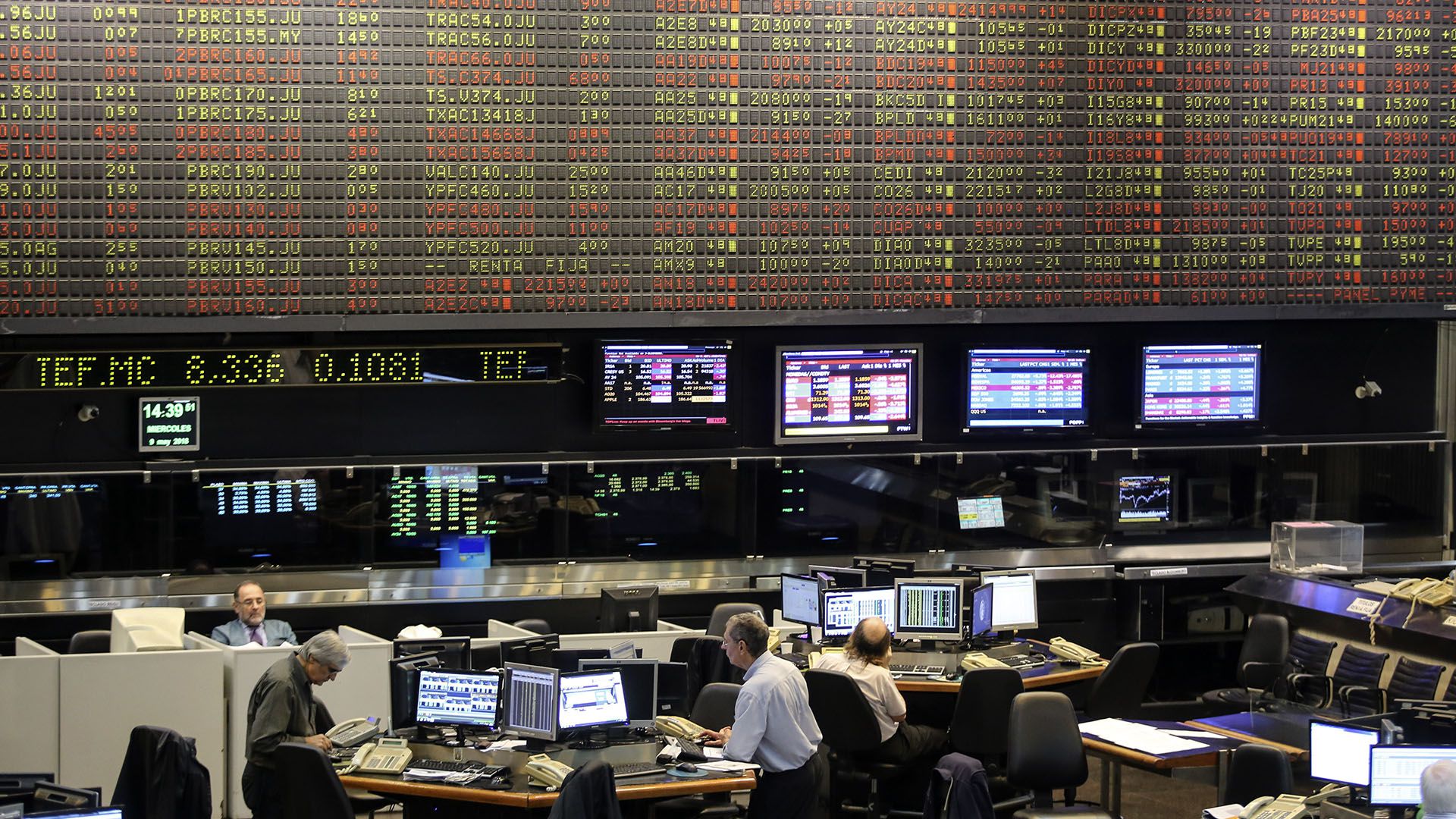 La Bolsa porteña subió 16% en dólares durante junio (NA)