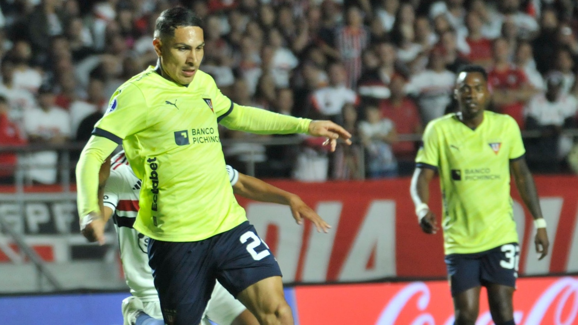 Paolo Guerrero jugó el partido entre LDU de Quito y Sao Paulo por la Copa Sudamericana