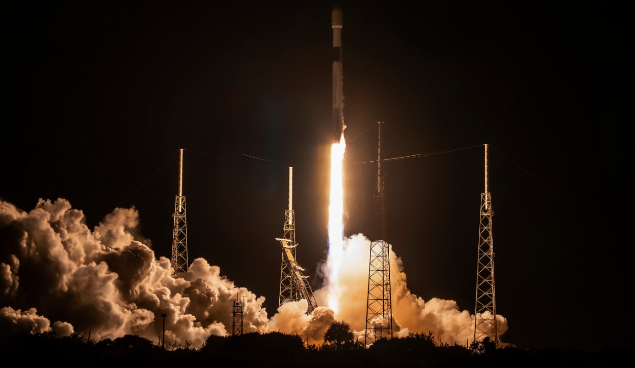 SpaceX lanzó con éxito el satélite Intelsat G-37 para mejorar los servicios de telecomunicaciones en Norteamérica