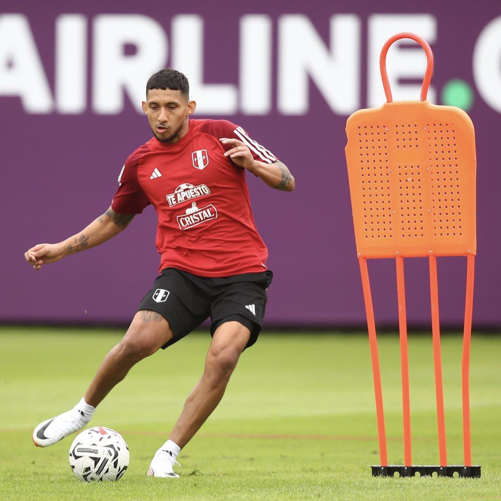 Christofer Gonzales fue titular en el debut de la selección peruana ante Paraguay por las Eliminatorias Sudamericanas.