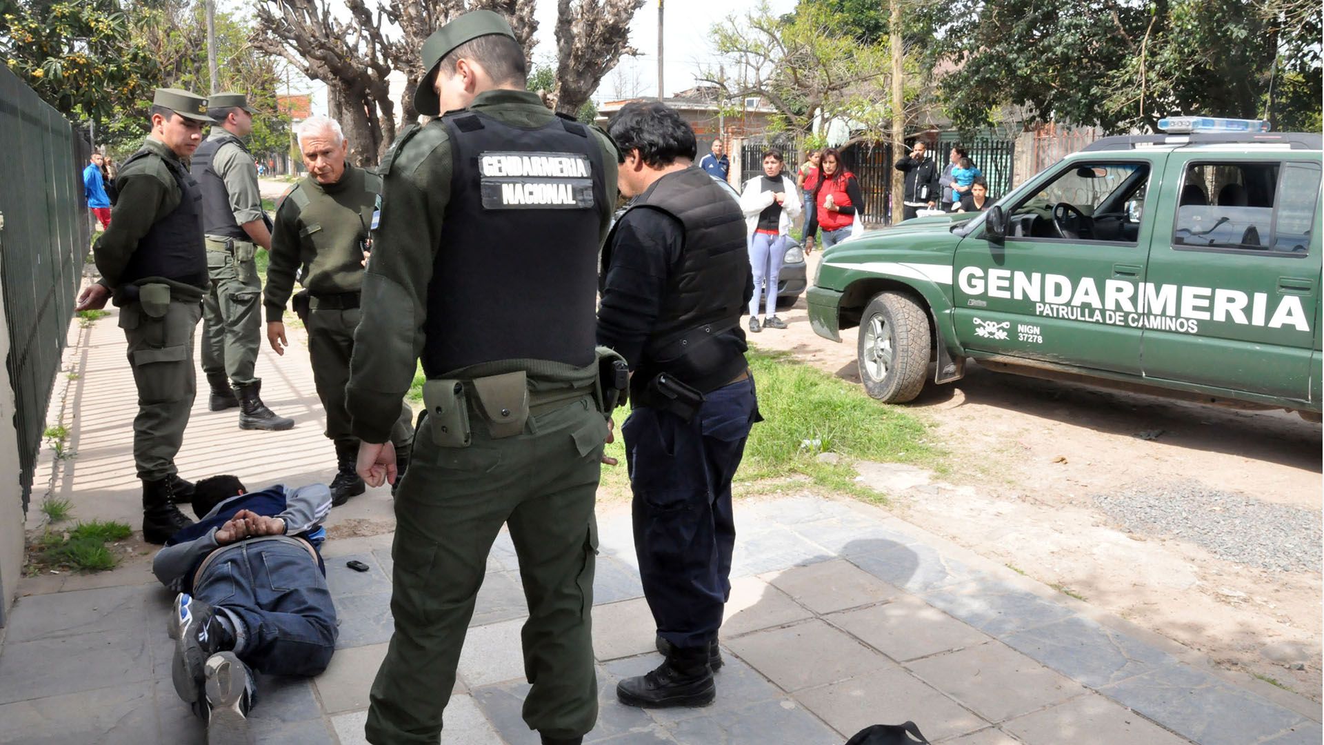 Intervino en la detención del condenado, agentes de la sección Aguas Blancas y del Destacamento V de la Gendarmería Nacional Argentina (NA)