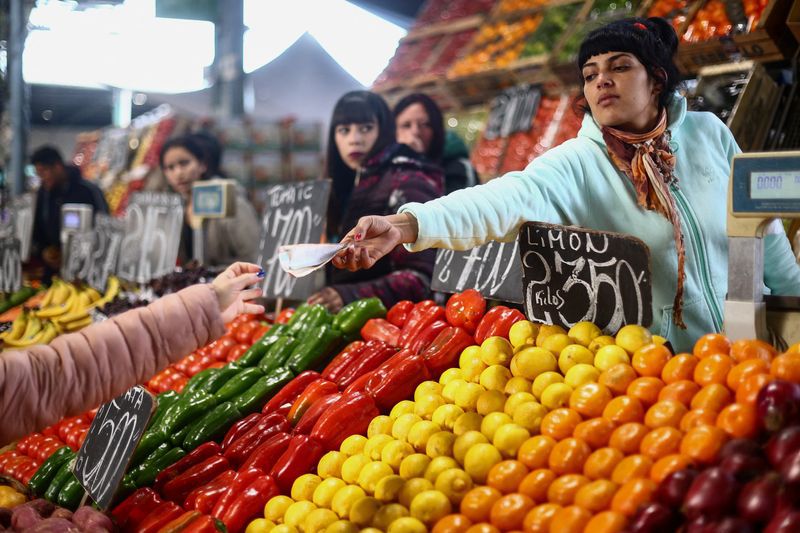 La inflación pegó otro salto en agosto como consecuencia de la devaluación post PASO. REUTERS