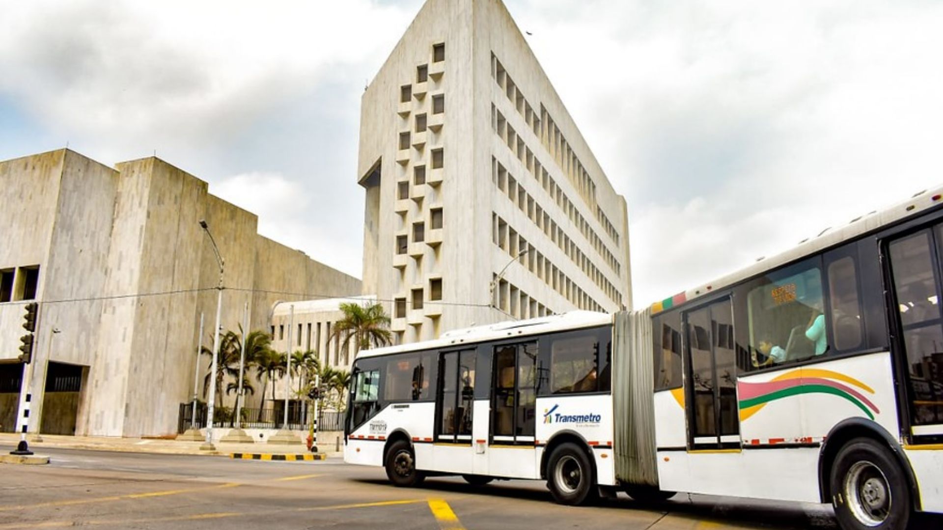 El operador Metrocaribe decidió no operar ante la falta de pago de dos quincenas a trabajadores.