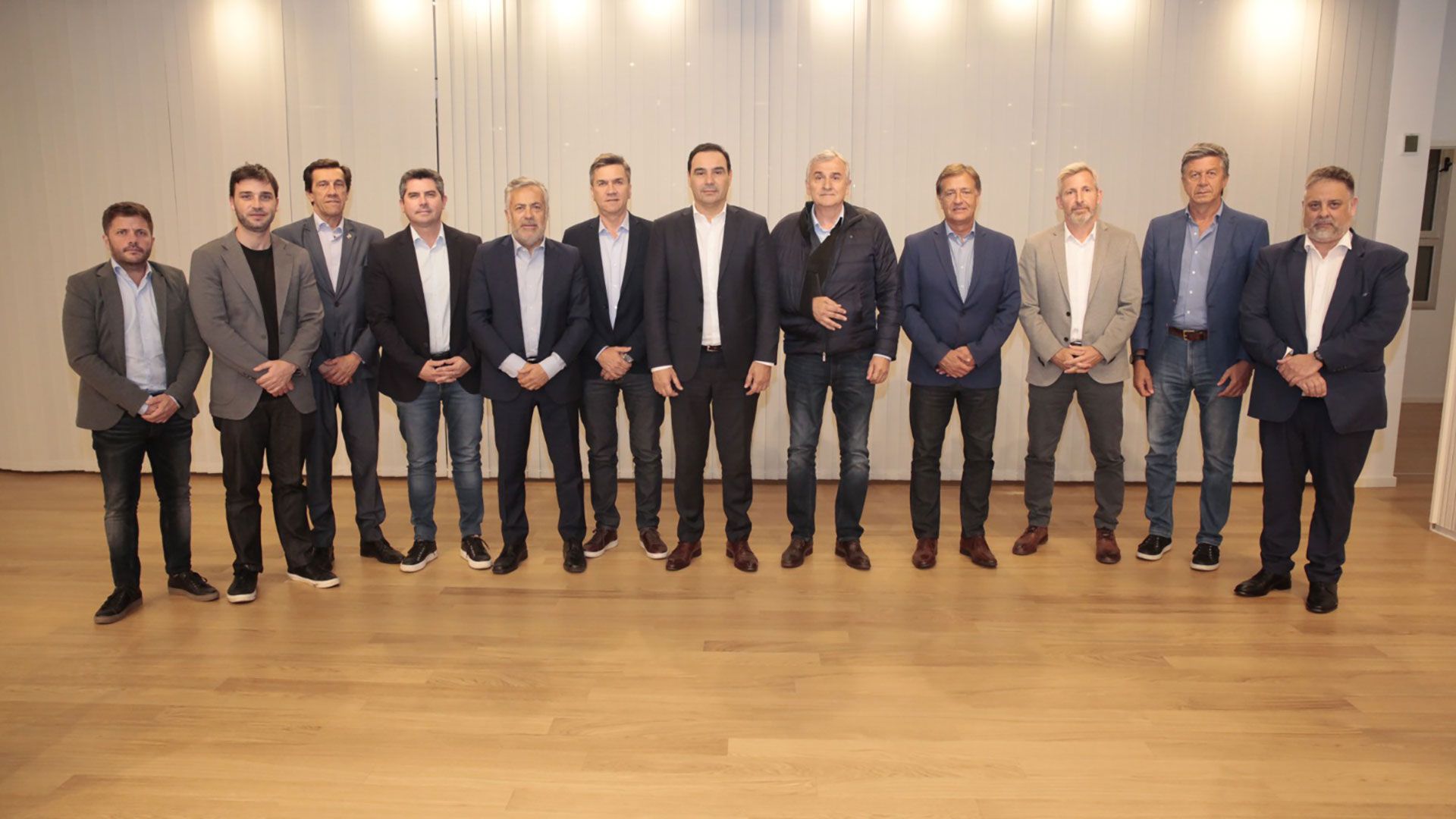 reunion gobernadores juntos por el cambio pacto Bullrich Milei balotaje