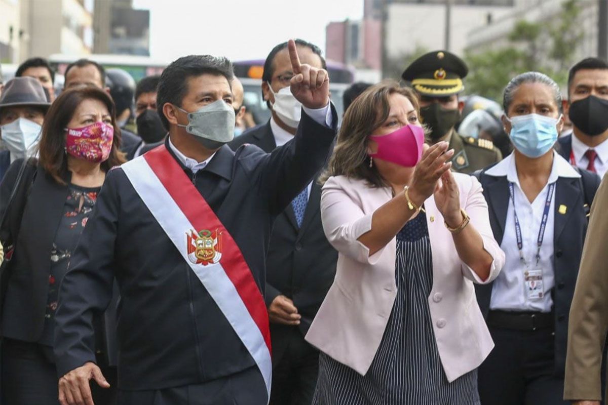 Pedro Castillo y Dina Boluarte por las calles de Lima.