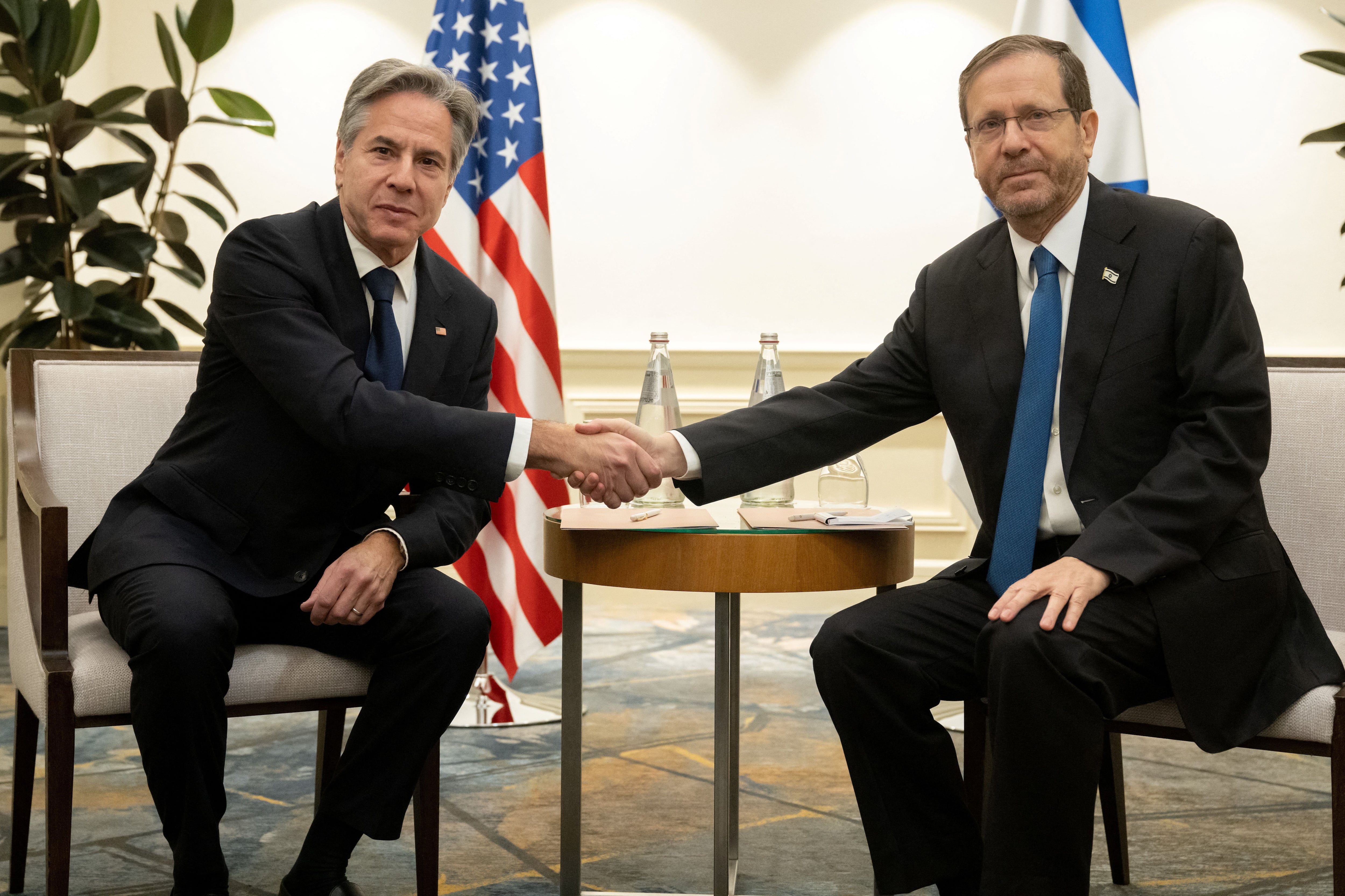 Antony Blinken junto al presidente israelí Herzog (SAUL LOEB/REUTERS)