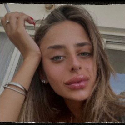 Mia Shem, de 21 años, fue secuestrada mientras se encontraba en el festival de música arrasado por Hamas (REUTERS)