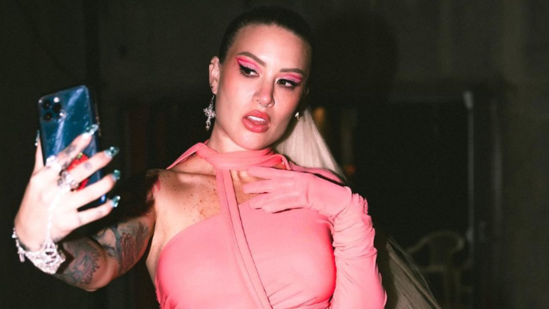 Leslie Shaw le respondió a todas las personas que la cuestionaron por no colaborar con artistas peruanos.