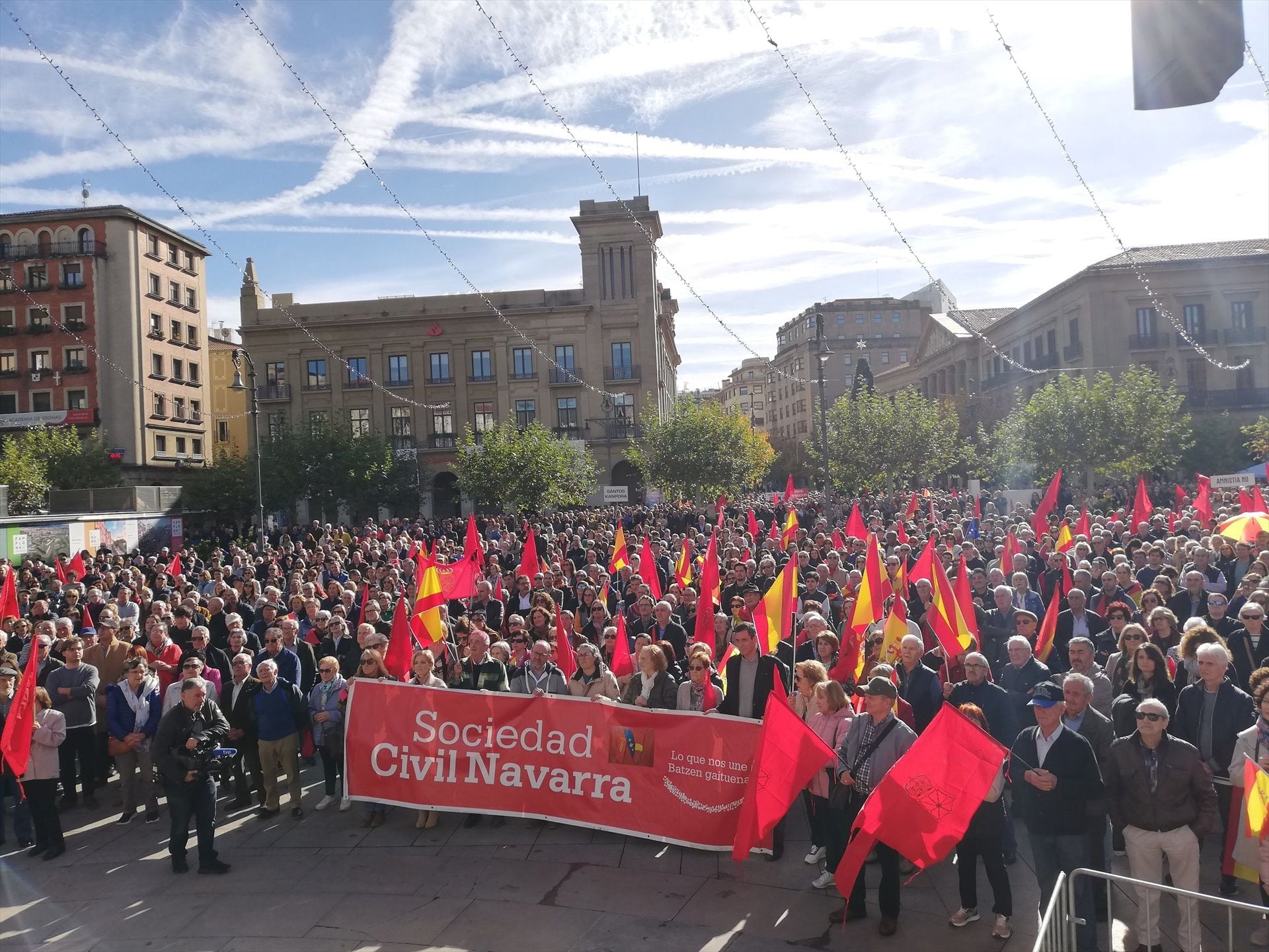 Concentración en Pamplona en contra de la ley de amnistía. (Europa Press)