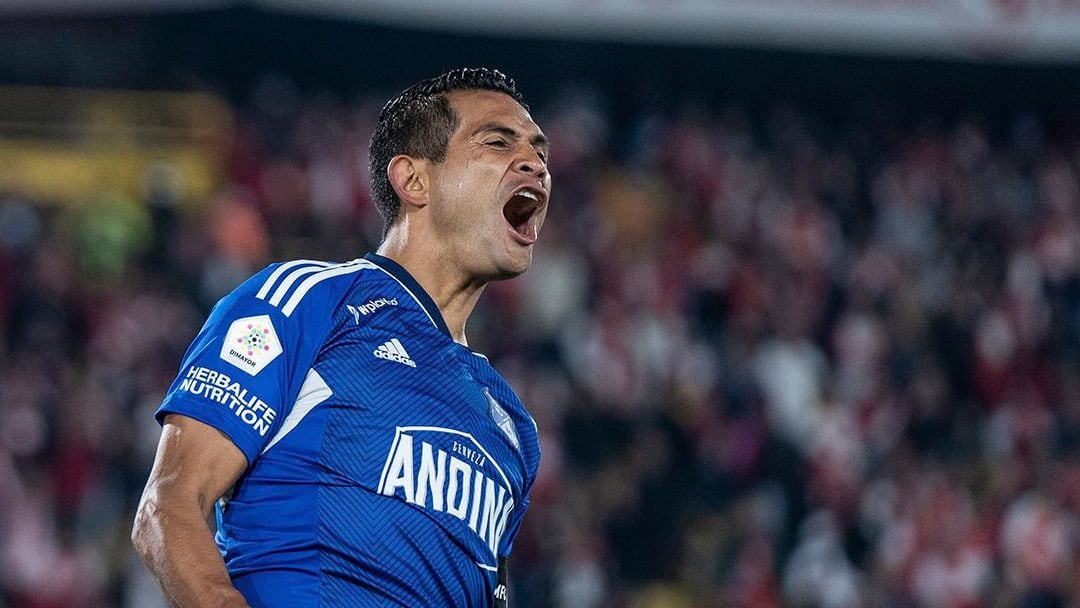 David Macalister Silva convirtió los dos goles que le dieron la victoria a Millonarios por 2-1 sobre Santa Fe (@millosfcoficial/Twitter)
