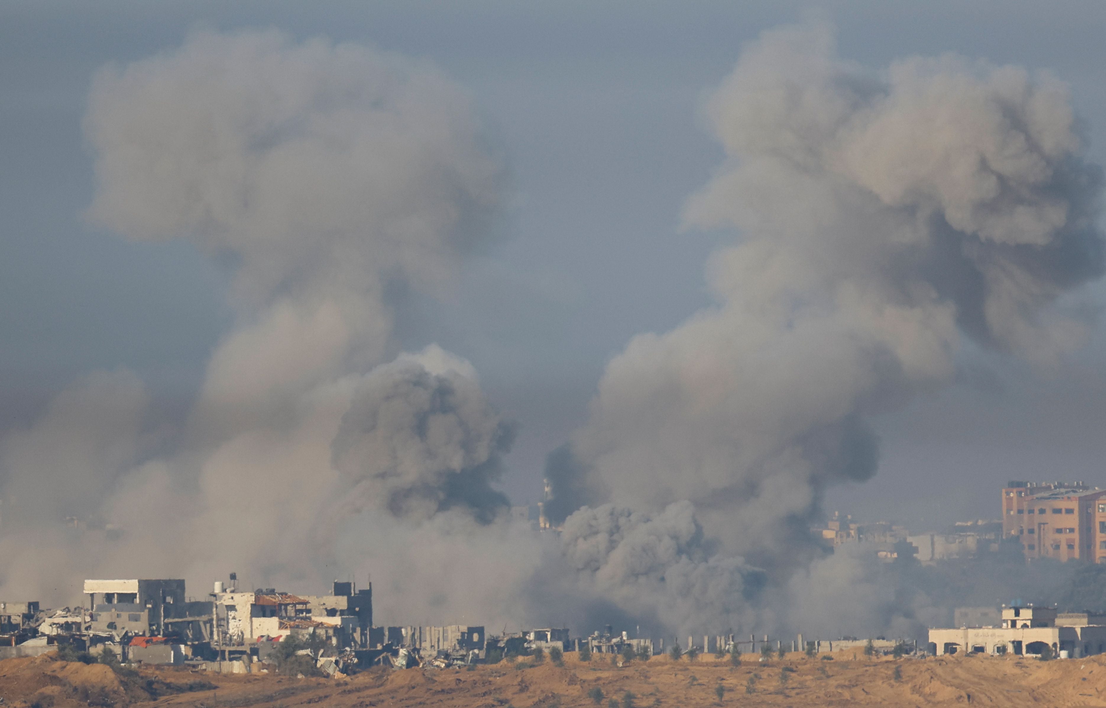 Las Fuerzas de Defensa de Israel anunciaron la ampliación de su operación militar en el sur de la Franja de Gaza. (REUTERS/Alexander Ermochenko)