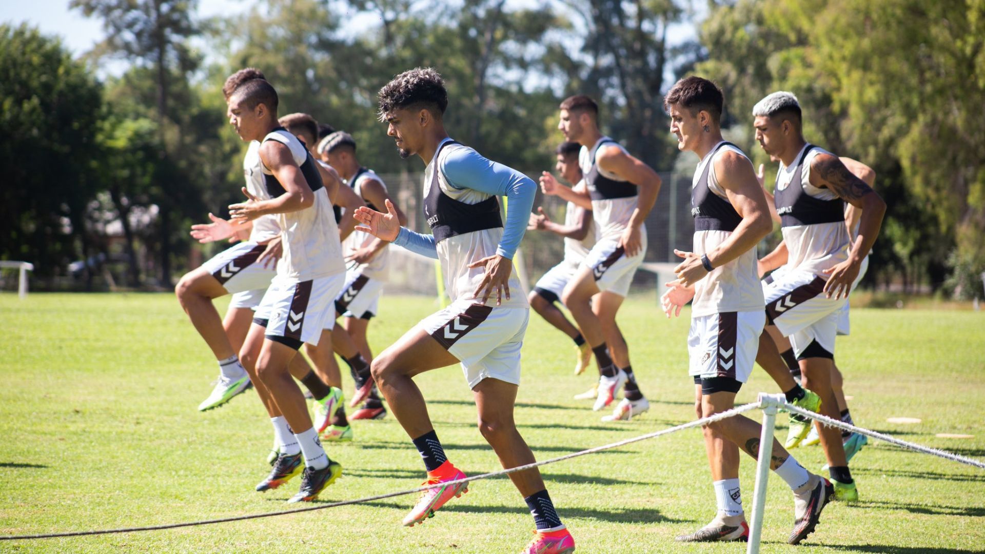 Tras la salida de Martín Palermo, Platense es dirigido por Sebastián Grazzini, ex DT de Catriel Cabellos en Racing.