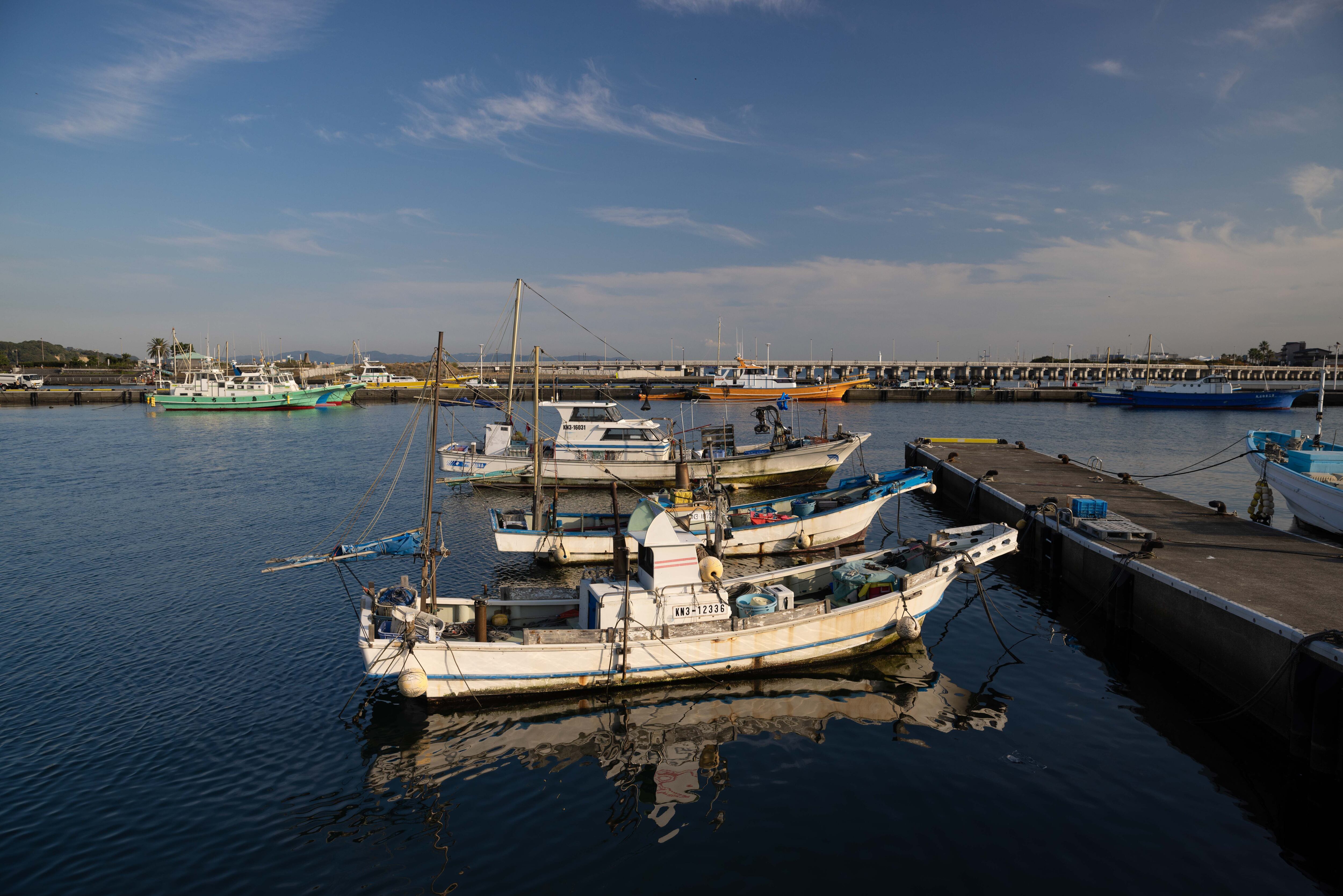 28/10/2022 October 28, 2022, Enoshima, Japan: Fishing boats anchored inside Enoshima marina. Enoshima beach is a popular trip destination for all ages in Japan with the Enoshima Aquarium as one of its biggest attractions. POLITICA Europa Press/Contacto/Stanislav Kogiku