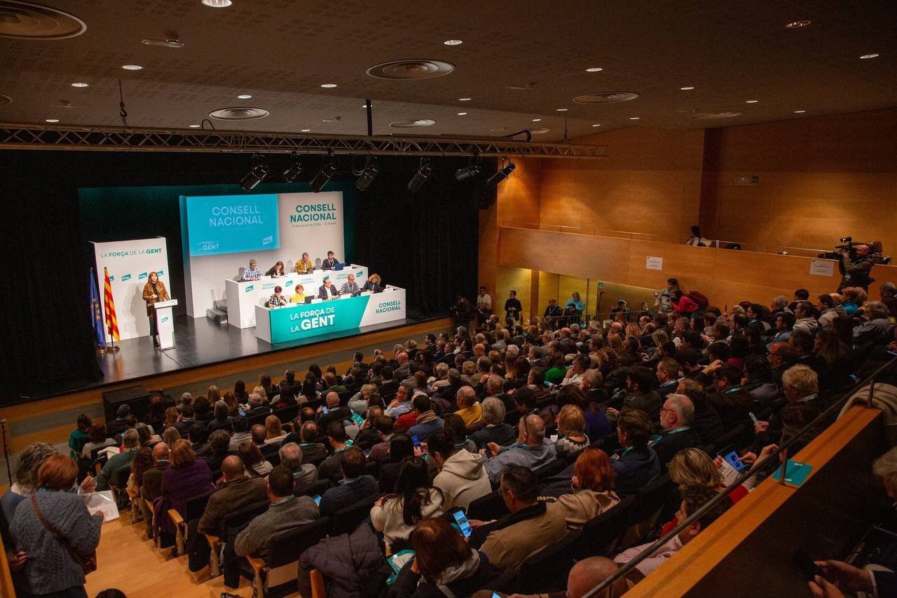 13/01/2024 El 99,5% del Consell Nacional de Junts aprueba hacer una convención sobre migración. El Consell Nacional de Junts ha aprobado este sábado celebrar una convención sobre el hecho migratorio, con un 99,5% de los votos a favor, informa el partido en un comunicado. POLITICA @JUNTSXCAT 