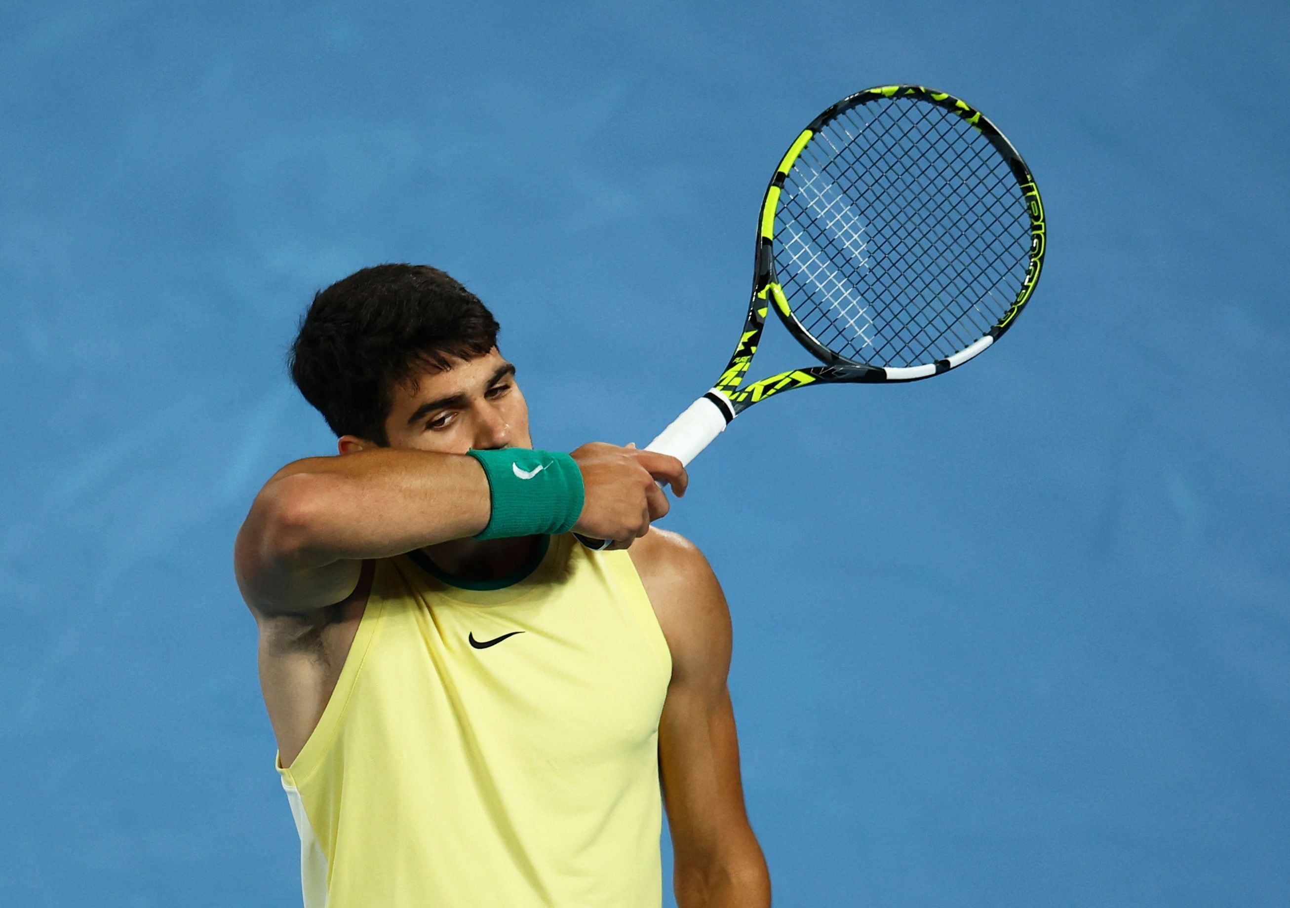 Carlos Alcaraz durante el partido de cuartos de final del Open de Australia ante Zverev (REUTERS).