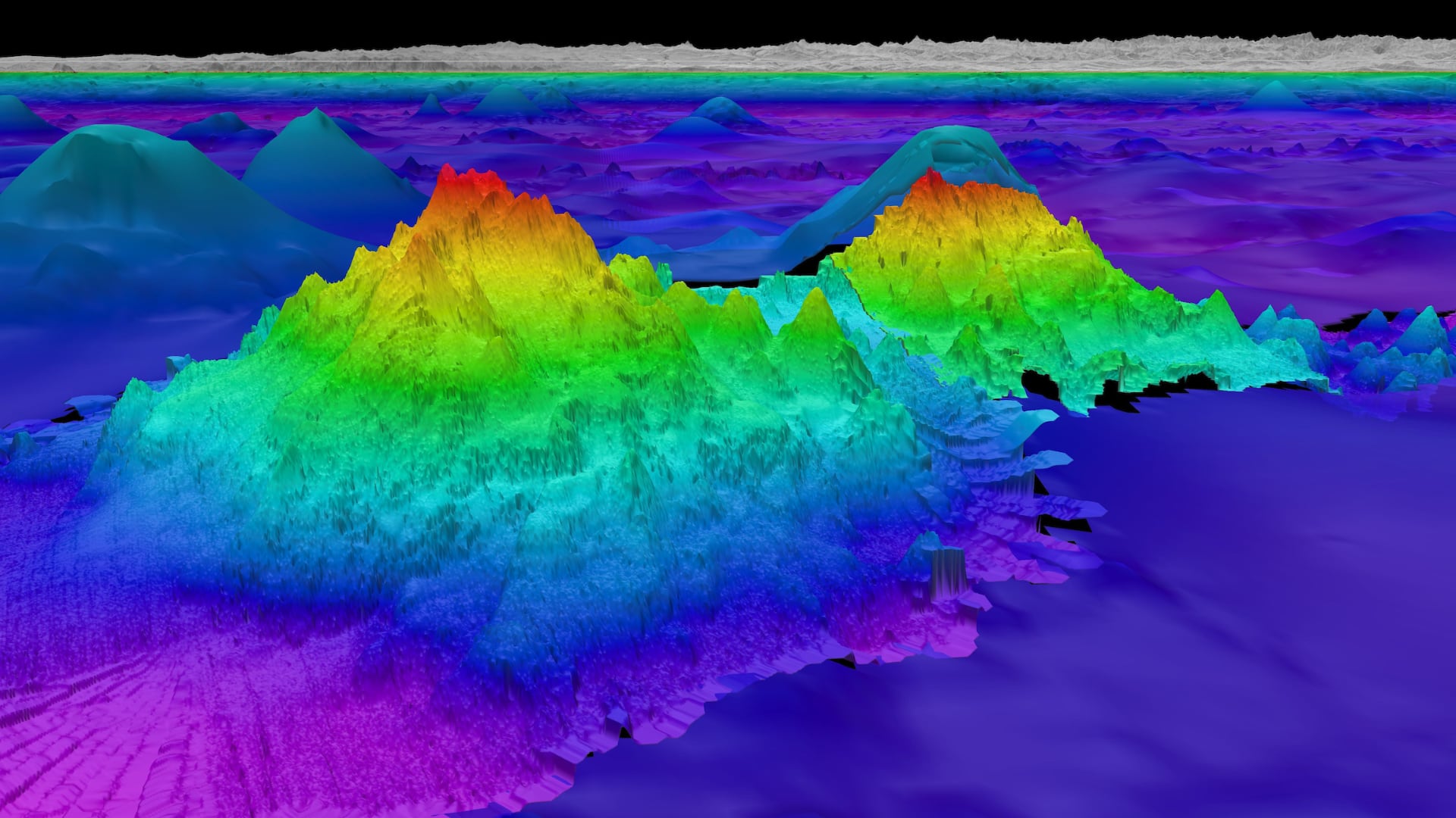 Las otras dos montañas submarinas halladas frente al Perú.