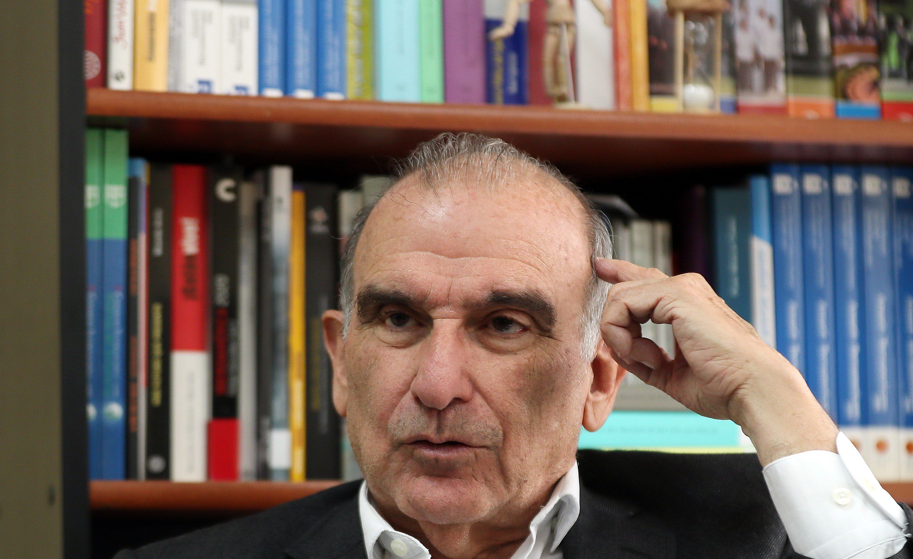 El senador colombiano Humberto de La Calle cuestionó declaraciones contra la JEP, referentes a ser una corte antisubversiva - crédito Mauricio Dueñas Castañeda/EFE