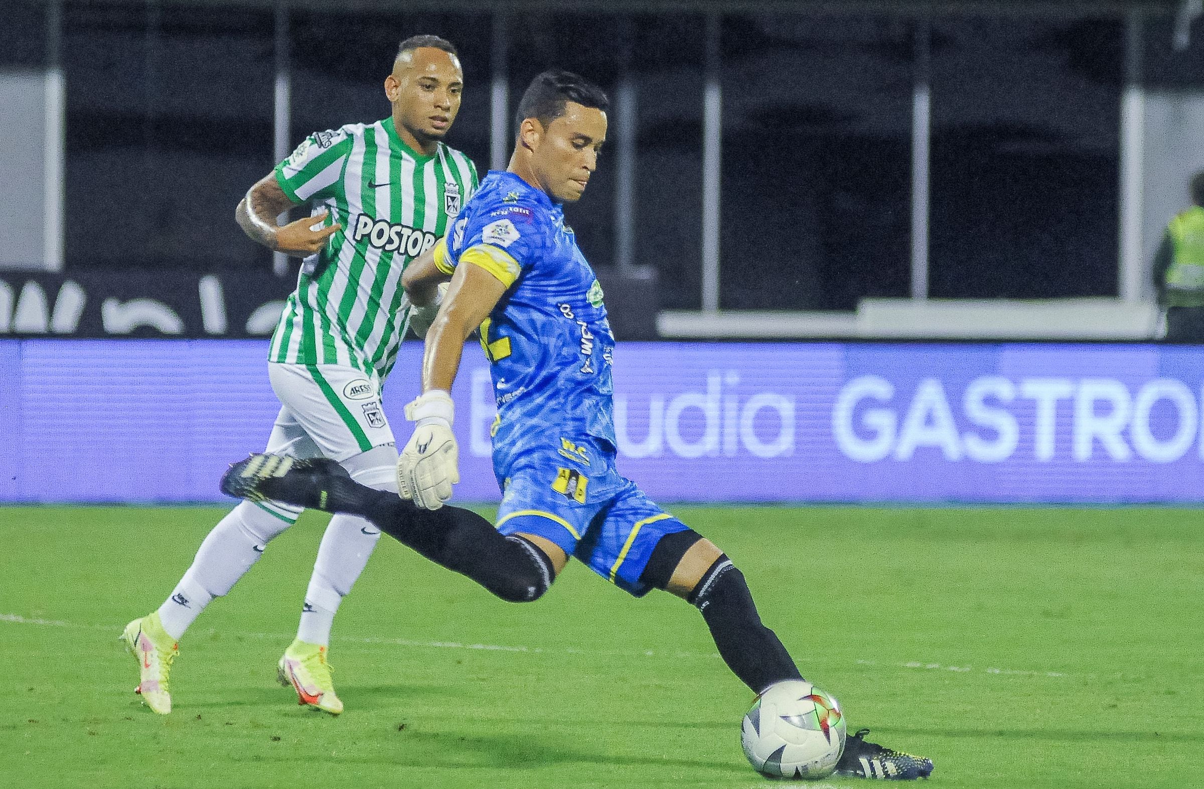 BARRANCABERMEJA - COLOMBIA, 05-09-2021: Jose Luis Chunga durante el partido entre Alianza Petrolera y Atletico Nacional por la fecha 8 como parte de la Liga BetPlay DIMAYOR II 2021 jugado en el estadio Daniel Villa Zapata de la ciudad de Barrancabermeja. / Jose Luis Chunga during match between Alianza Petrolera and Atletico Nacional for the date 8 as part of BetPlay DIMAYOR League II 2021 played at Daniel Villa Zapata stadium in Barrancabermeja city. Photo: VizzorImage / Jose David Martinez / Cont