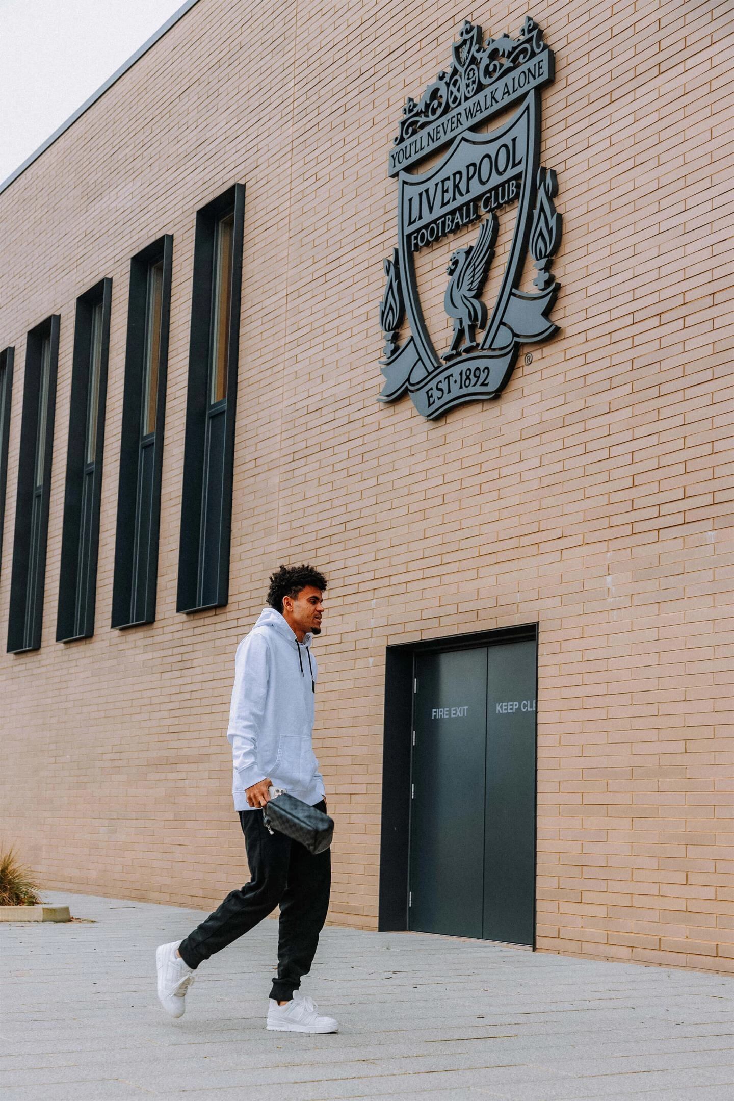 Luis Díaz en su regreso a los entrenamientos con Liverpool tras la fecha de eliminatorias con la selección Colombia - crédito @LFC/X.
