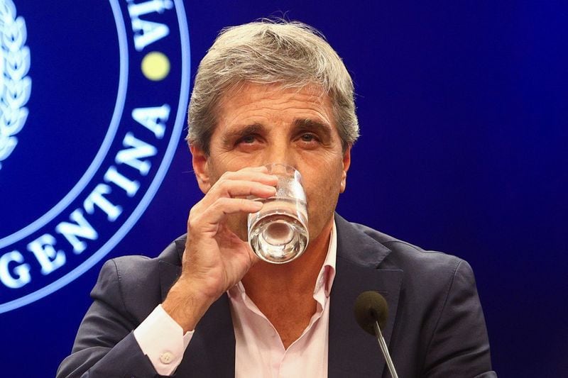 Luis "Toto" Caputo, ministro de Economía
