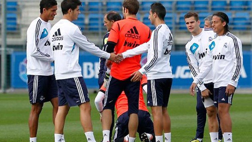 Cristian Benavente coincidió en el primer equipo de Real Madrid con Raphael Varane, Álvaro Morata, Nacho Fernández, entre otros. - créditos: Real Madrid
