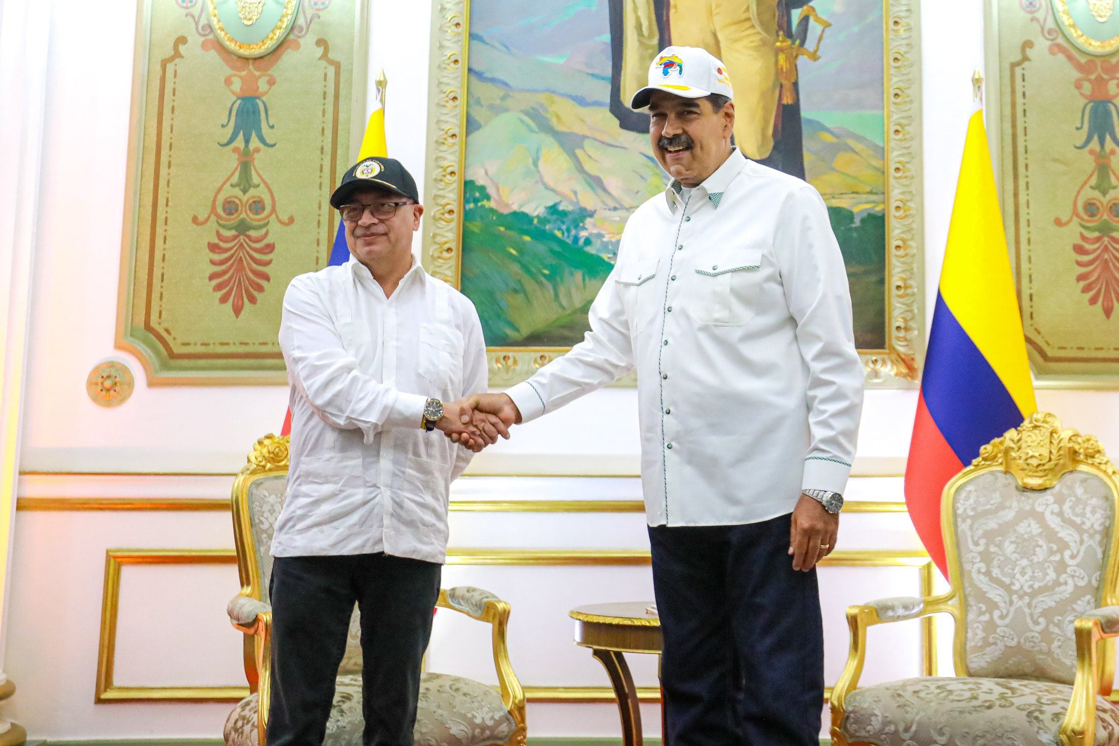 El presidente Gustavo Petro y el jefe del régimen Nicolás Maduro coincidieron en buscar salidas al conflicto