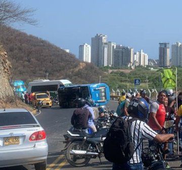 El conductor relató que la causa fue la falta de frenos - crédito Redes sociales