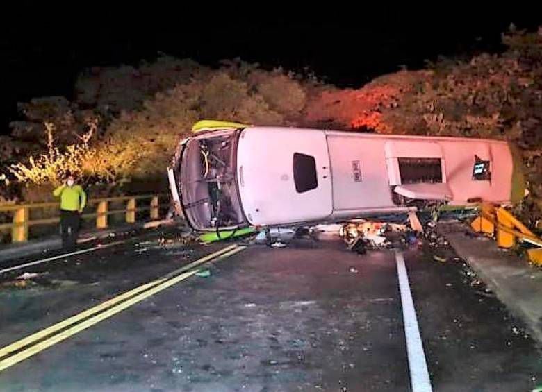 El segundo bus recorría la ruta desde Barranquilla hasta Medellín; este accidente de tránsito dejó 30 heridos y cinco fallecidos - crédito Tevecentro/Fecebook