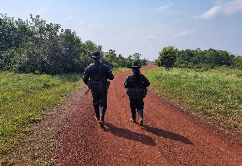 Guerrilleros del Estado Mayor Central (EMC), una facción de las FARC. pidieron al Gobierno que no haga operaciones militares para liberar a los secuestrados - crédito Luis Jaime Acosta/Reuters