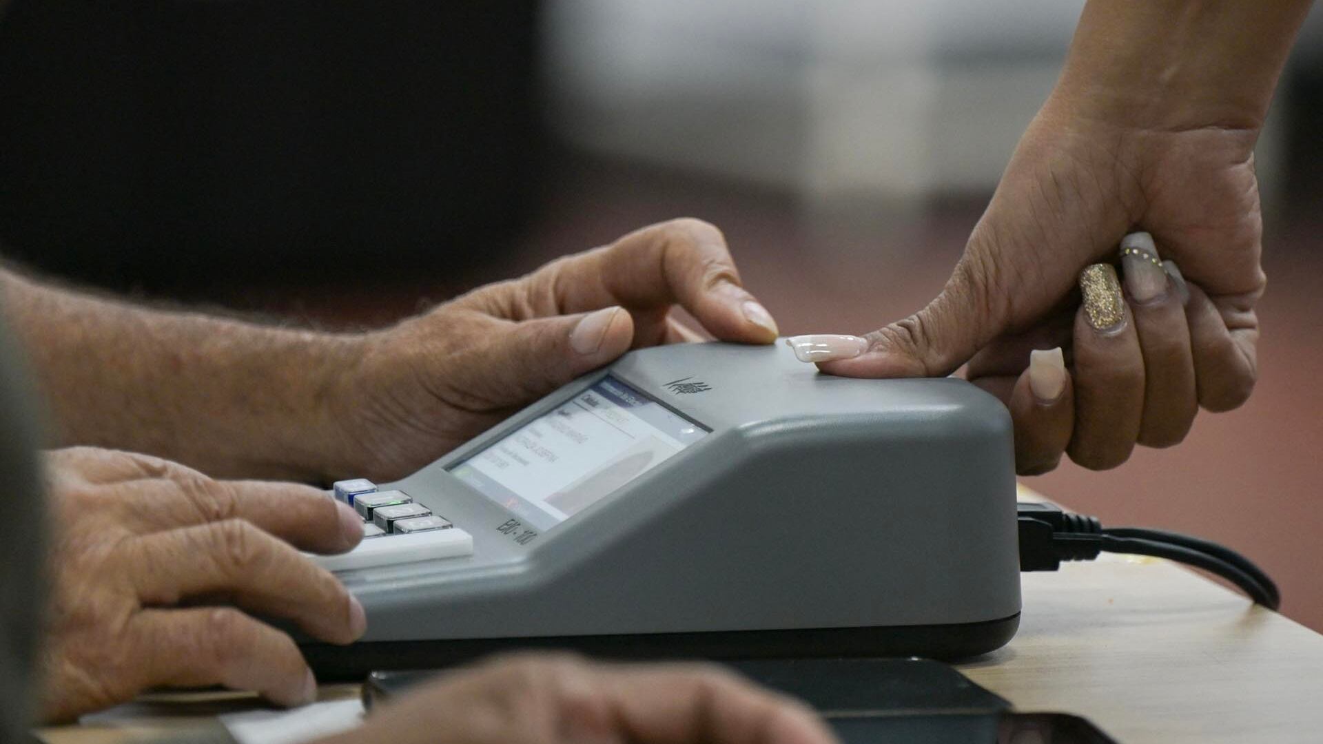 Elecciones presidenciales en Venezuela - venezolanos votando