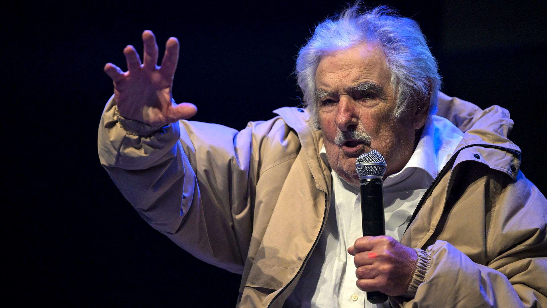 José Mujica participó del cierre de campaña de Yamandú Orsi portada